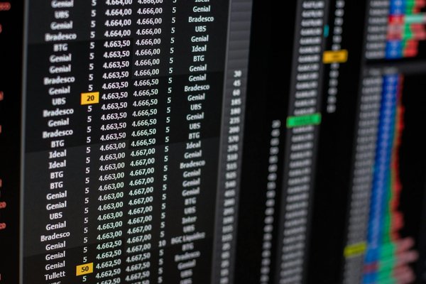 Transform Your Home Comfort: A Smartphone User's Guide to Mastering Air Conditioning Control;220Transform Your Home's Security with Smart Lighting: An Intuitive Guide Using Your Smartphone;220Transform Your Home's Ambiance: The Ultimate Smartphone-